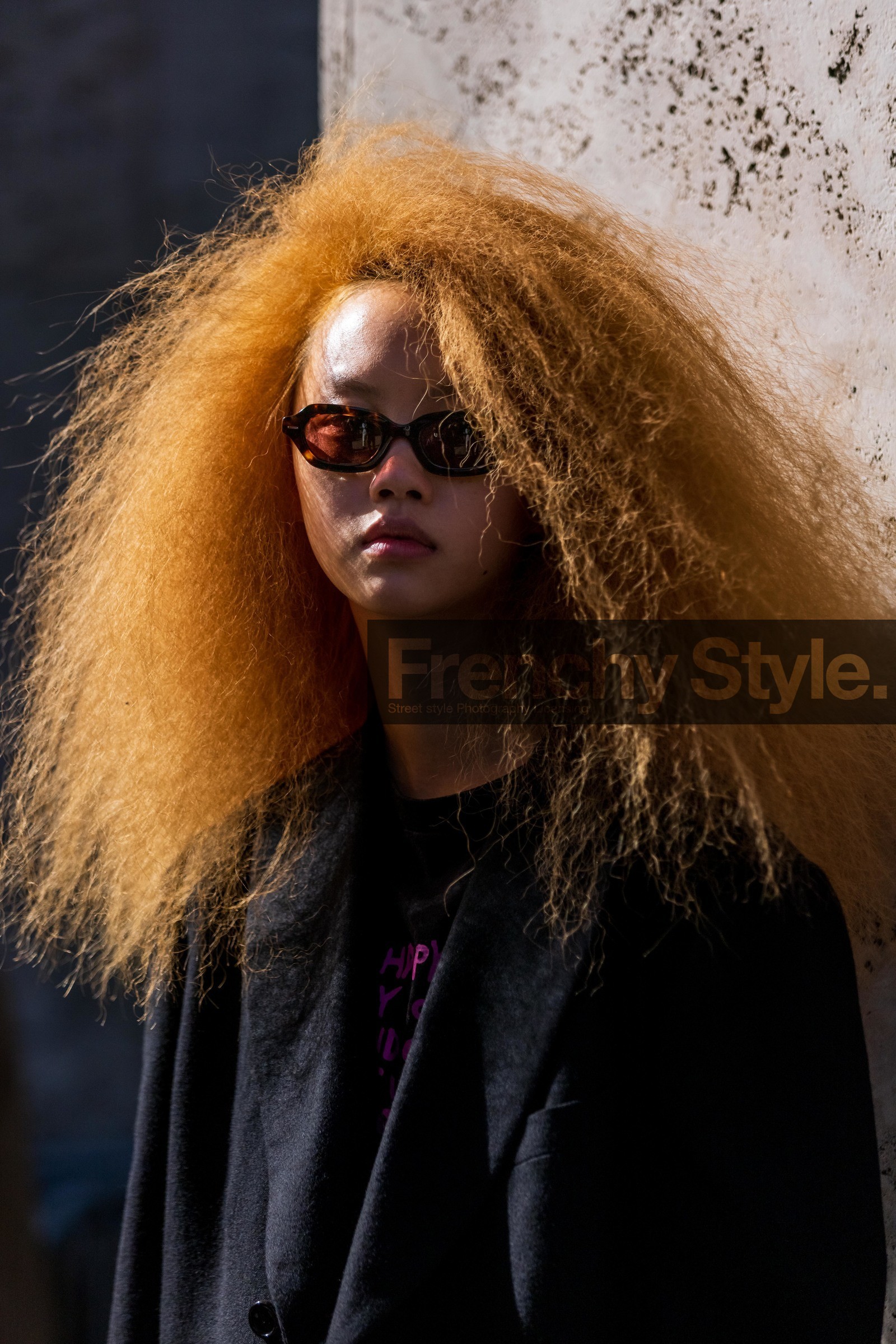brown sunglasses, close up, detail, frizzy hair, hairstyle, long hair, red hair, sunglasses, tortoise sunglasses, street style, jonathan paciullo, FW, frenchystyle, fashion week, PFW, PARIS, SPRING SUMMER 2022, SS 22, vertical, atmosphere details, model