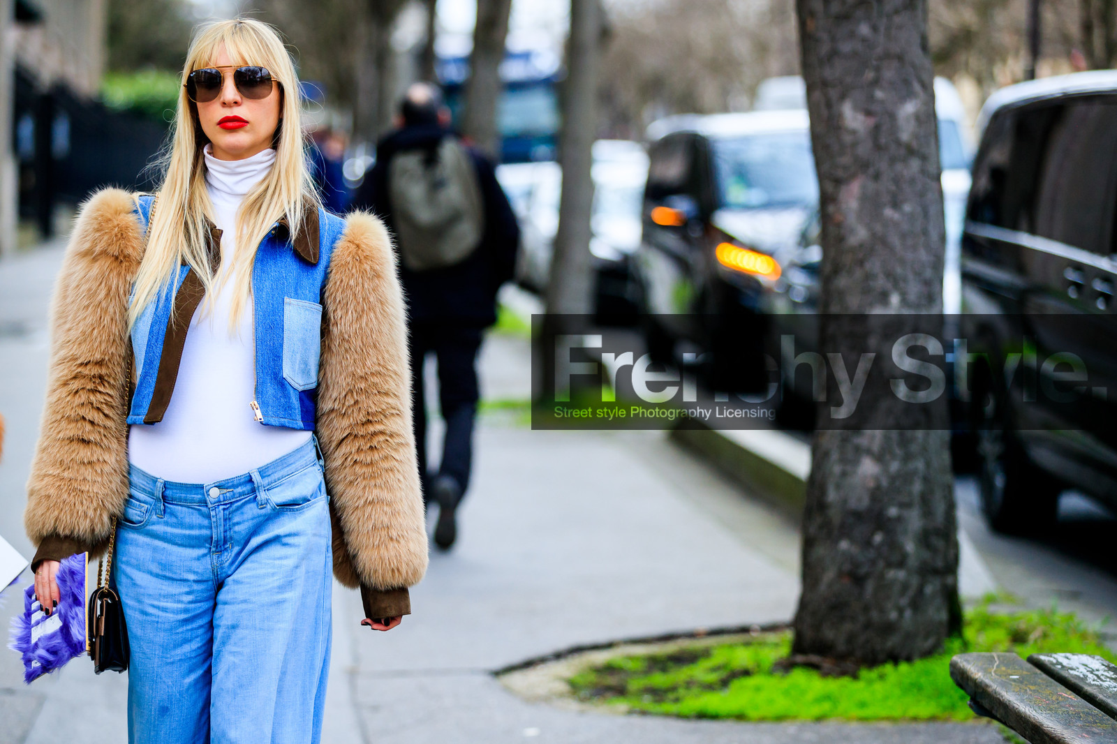 atmosphere details, AUTUMN WINTER 2017-2018, AW 17-18, beige fur, blue denim, denim jacket, denim pants, detail, FALL WINTER 2017-2018, fashion week, frenchystyle, FW, FW 17-18, horizontal, jeans, jonathan paciullo, leather bag, PARIS, patchwork, PFW, ray ban, street style, sunglasses, trousers, turtleneck sweater, white sweater