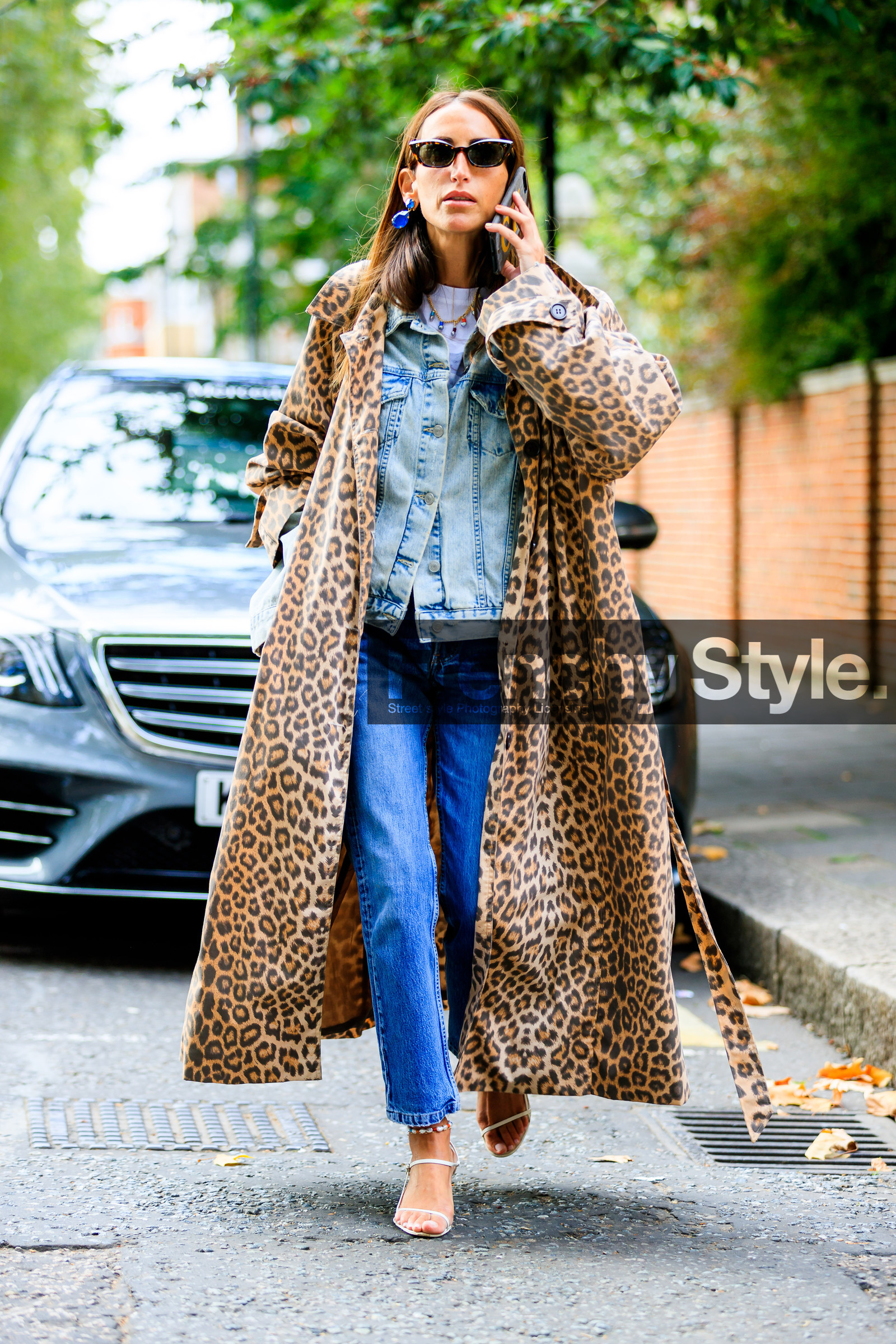 animal print, blue denim, brown coat, chloe loulou de saison, denim jacket, denim pants, earrings, graphic coat, jeans, leather shoes, leopard, printed coat, sunglasses, the row, trousers, white shoes, fashion week, frenchystyle, FW, jonathan paciullo, street style, LFW, LONDON, SPRING SUMMER 2019, SS 19, vertical, full length