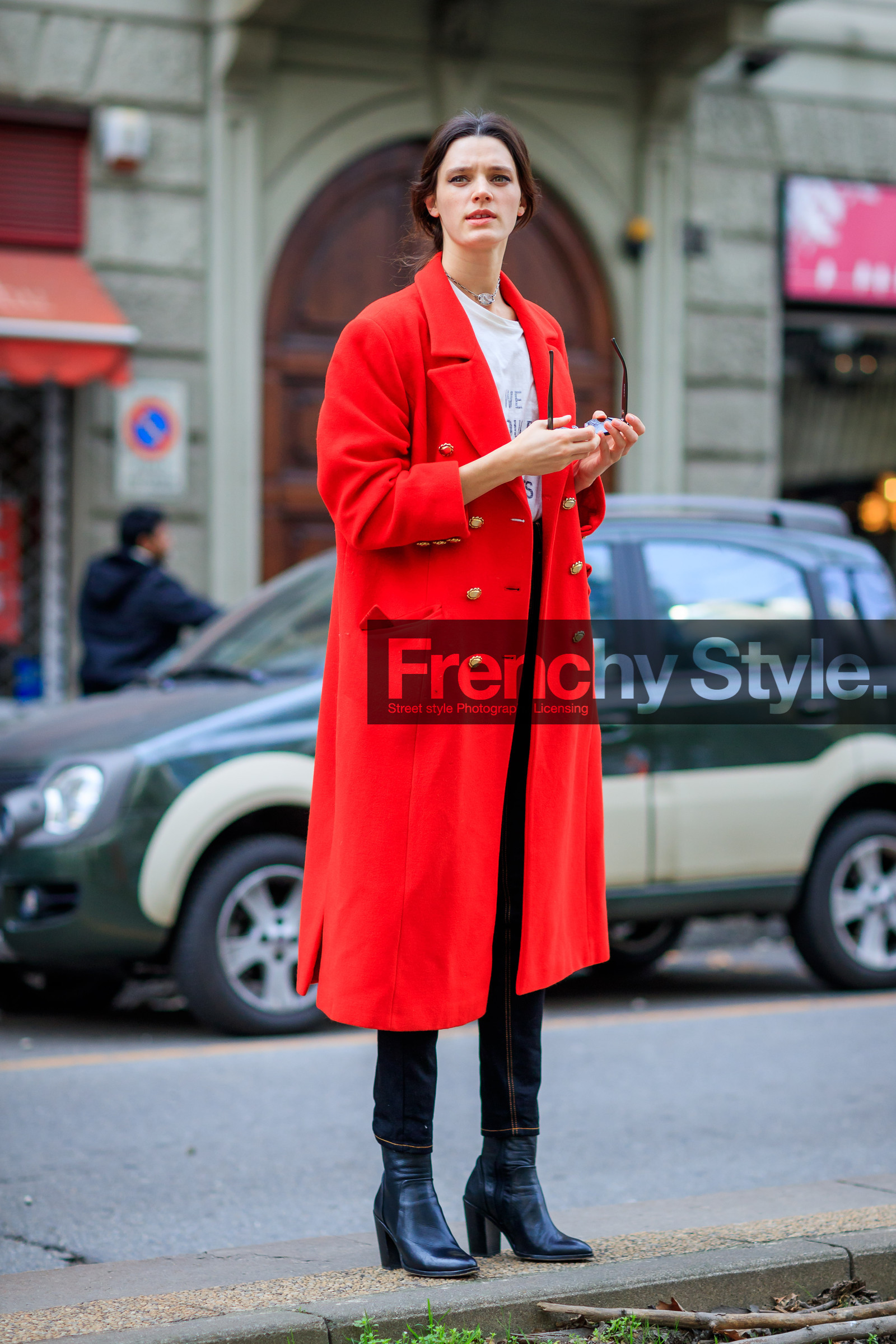 AUTUMN WINTER 2017-2018, AW 17-18, black shoes, christian dior, cowboy boots, FALL WINTER 2017-2018, fashion week, frenchystyle, full length, FW, FW 17-18, high heels, jonathan paciullo, leather shoes, MFW, MILAN, model, red coat, street style, trousers, vertical
