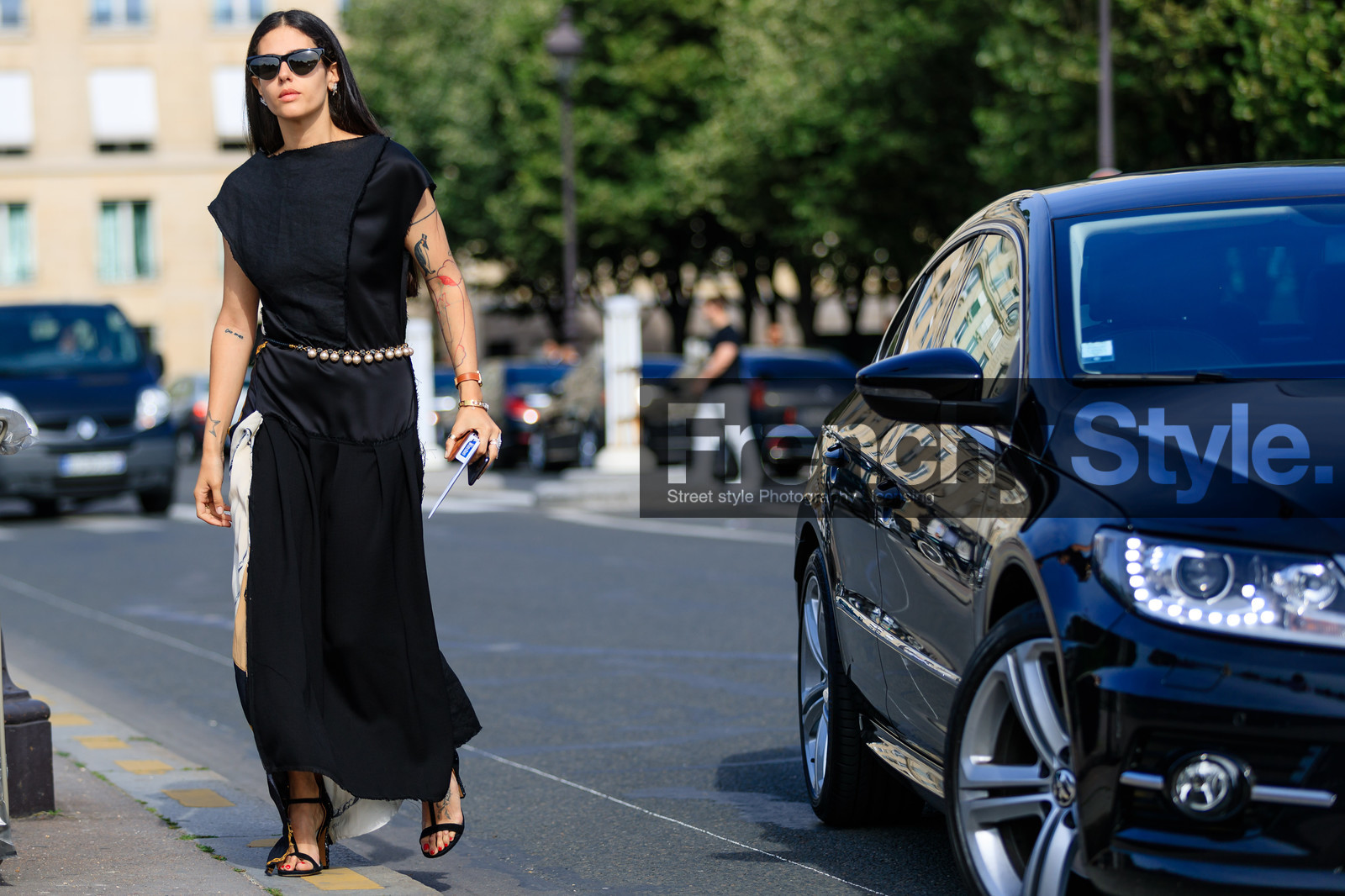 atmosphere details, AUTUMN WINTER 2016-2017, AW 16-17, black scarf, black shoes, black skirt, black top, FALL WINTER 2016-2017, fashion week, frenchystyle, full length, FW, FW 16-17, gilda ambrosio, HAUTE COUTURE, high heels, horizontal, jonathan paciullo, loewe, MENSWEAR, PARIS, PFW, printed scarf, street style, sunglasses, tattoos