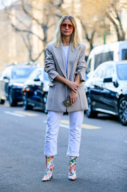 blazer, denim pants, floral, flowers, grey jacket, high heels, jeans, leather shoes, multicolor shoes, sunglasses, trousers, white denim, white shoes, MILAN, MFW, fashion week, frenchystyle, FW, jonathan paciullo, street style, AUTUMN WINTER 2019-2020, AW 19-20, FALL WINTER 2019-2020, FW 19-20, vertical, full length