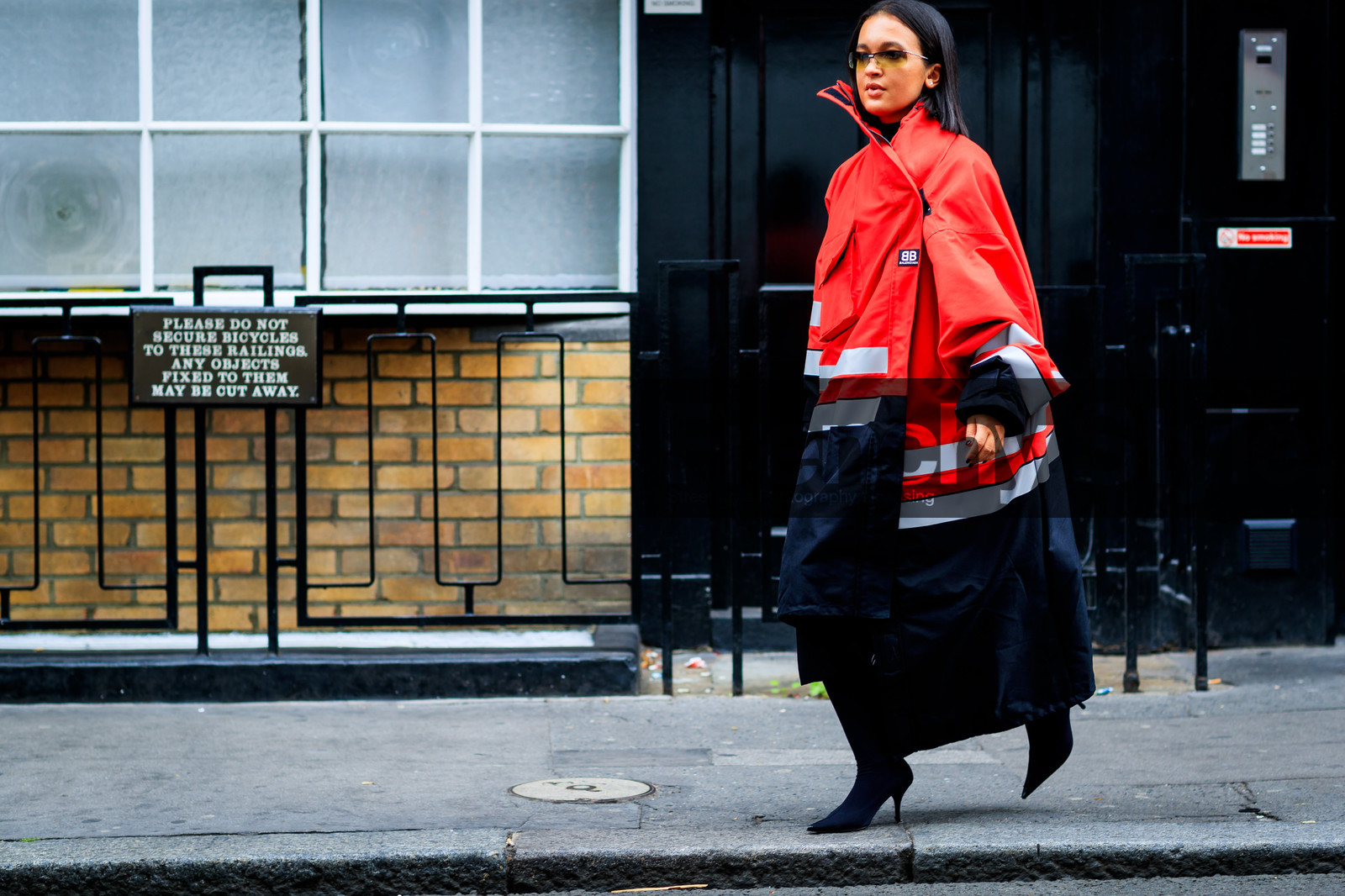 balenciaga, black boots, black shoes, graphic coat, leather shoes, printed coat, red coat, sunglasses, fashion week, frenchystyle, FW, jonathan paciullo, street style, LFW, LONDON, SPRING SUMMER 2019, SS 19, atmosphere details, horizontal, full length