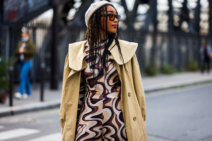 Petra Henriette, 70s print, beanie, beige beanie, beige jumpsuit, beige trench, black and brown jumpsuit, statement collar, collar, jumpsuit, printed jumpsuit, silver necklace, sunglasses, trench, wool beanie, fashion week, frenchystyle, FW, jonathan paciullo, street style, PFW, PARIS, SPRING SUMMER 2022, SS 22, horizontal, atmosphere details