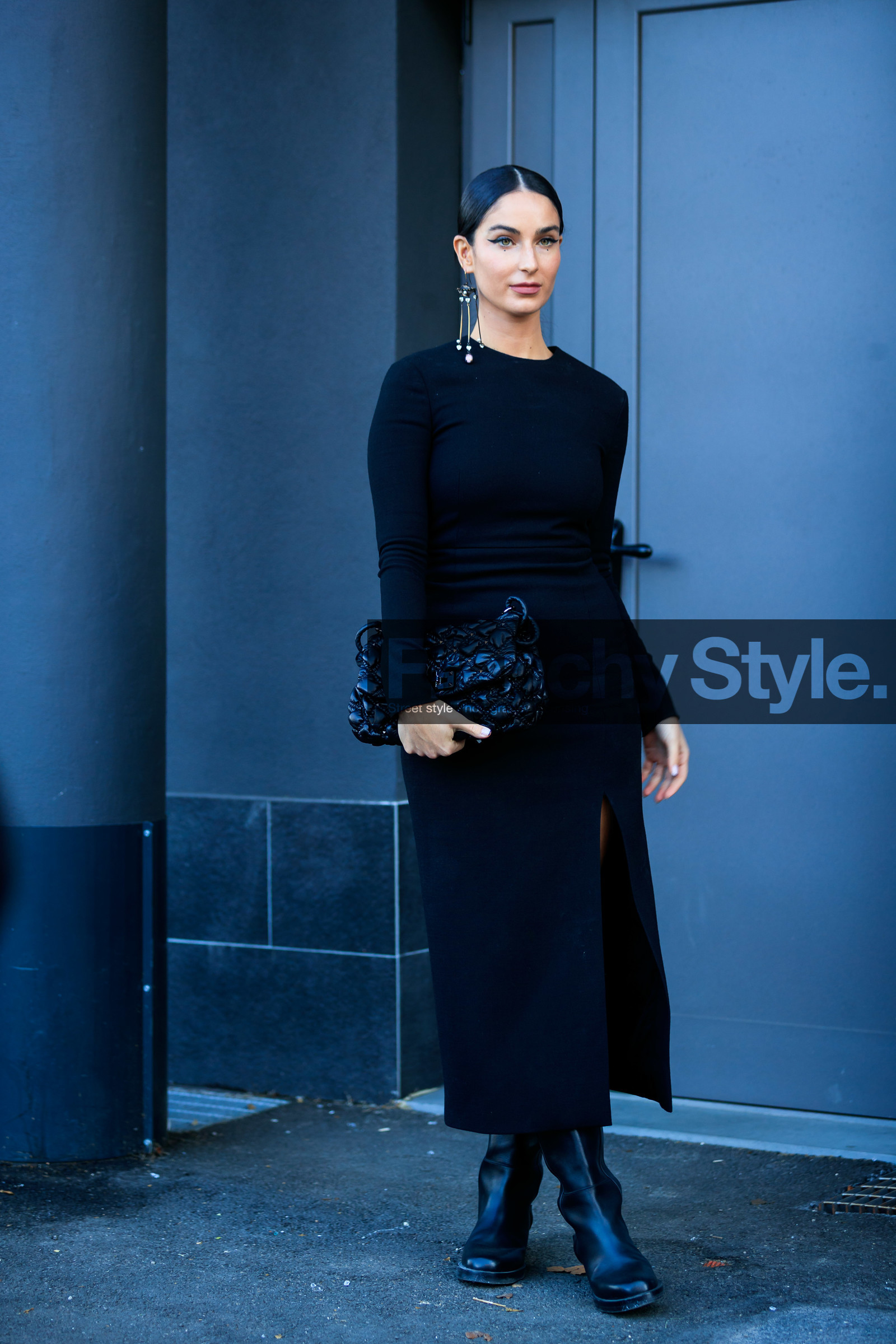 valentino earrings, dangling earrings, pearl earrings, strassed earrings, black total look, black leather boots, black leather bag, black leather clutch, studs bag, quilted bag, valentino bag, valentino dress, flat boots, split dress, tight dress, fiona zanetti, street style, jonathan paciullo, FW, frenchystyle, fashion week, MFW, MILAN, SPRING SUMMER 2021, SS 21, vertical, full length