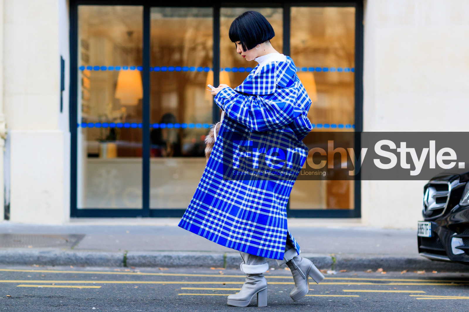 atmosphere details, AUTUMN WINTER 2017-2018, AW 17-18, blue coat, checked coat, FALL WINTER 2017-2018, fashion week, frenchystyle, full length, FW, FW 17-18, gingham, graphic coat, grey boots, high heels, horizontal, jonathan paciullo, leather shoes, PARIS, PFW, plaid, printed coat, street style, tartan