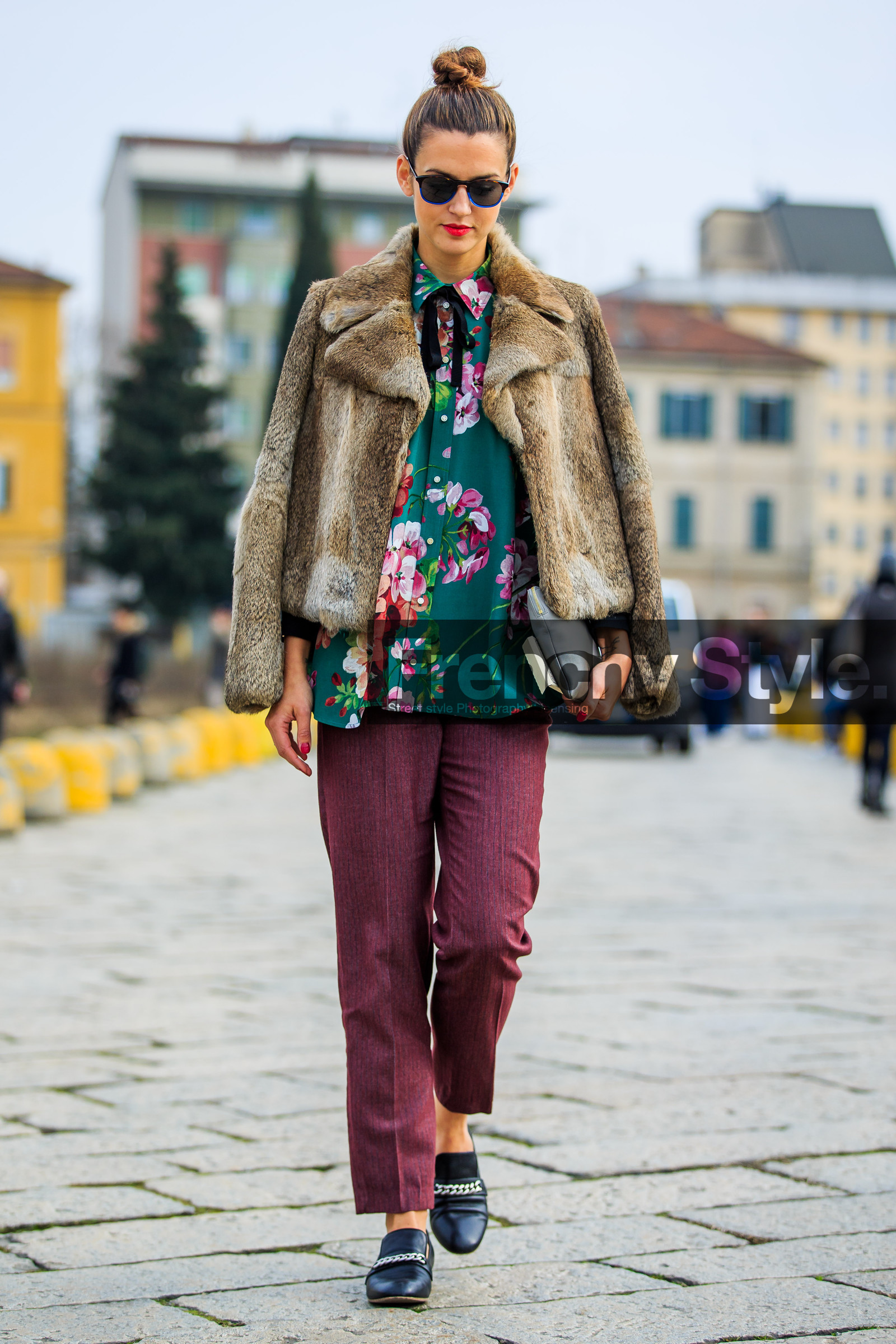 AUTUMN WINTER 2016-2017, AW 16-17, black loafers, black slippers, bordeaux, brown jacket, burgundy, FALL WINTER 2016-2017, fashion week, floral, flower, frenchystyle, full length, fur jacket, FW, FW 16-17, green shirt, jonathan paciullo, leather shoes, LFW, LONDON, MENSWEAR, natural fur, over the shoulder, printed shirt, red pants, silk shirt, street style, sunglasses, trousers, vertical