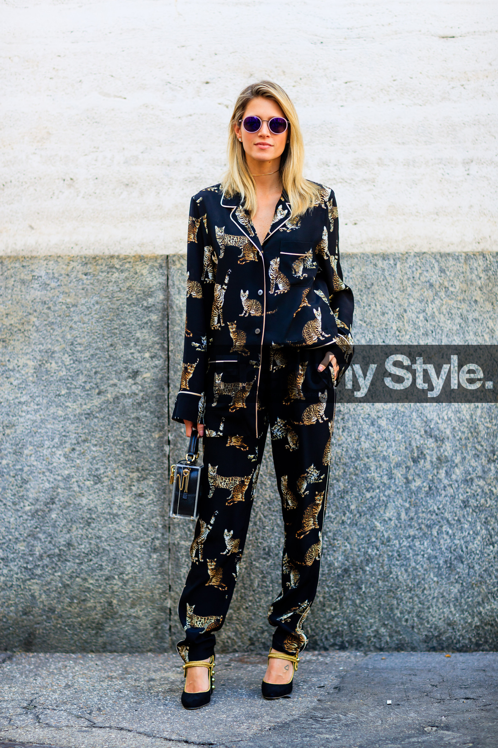 animal print, black bag, black pants, black shirt, black shoes, black suit, dolce & gabbana, fashion week, frenchystyle, full length, FW, helena bordon, jonathan paciullo, leather bag, leather shoes, MFW, MILAN, pajamas, printed pants, printed shirt, printed suit, SPRING SUMMER 2017, SS 17, street style, sunglasses, transparent bag, trousers, vertical