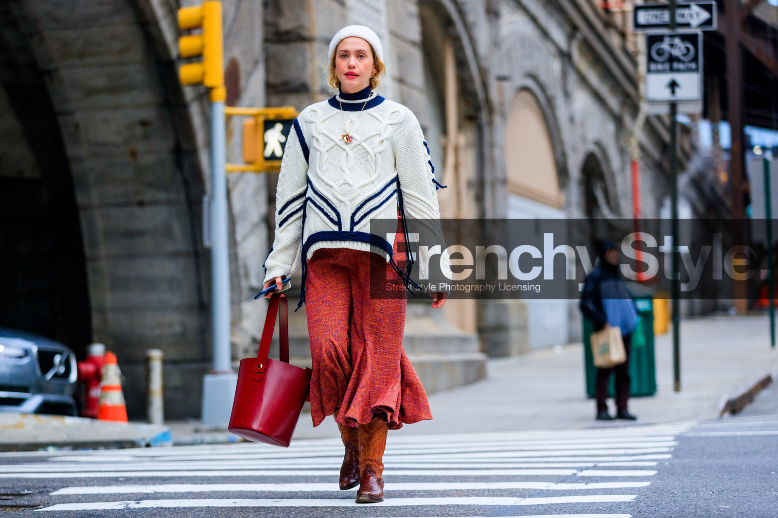 cowboy boots, high heels, leather bag, leather shoes, necklace, red bag, red boots, red skirt, trousers, white beanie, white sweater, street style, jonathan paciullo, FW, frenchystyle, fashion week, NYFW, NEW YORK, AUTUMN WINTER 2018-2019, AW 18-19, FALL WINTER 2018-2019, FW 18-19, atmosphere details, horizontal, full length, laurel pantin