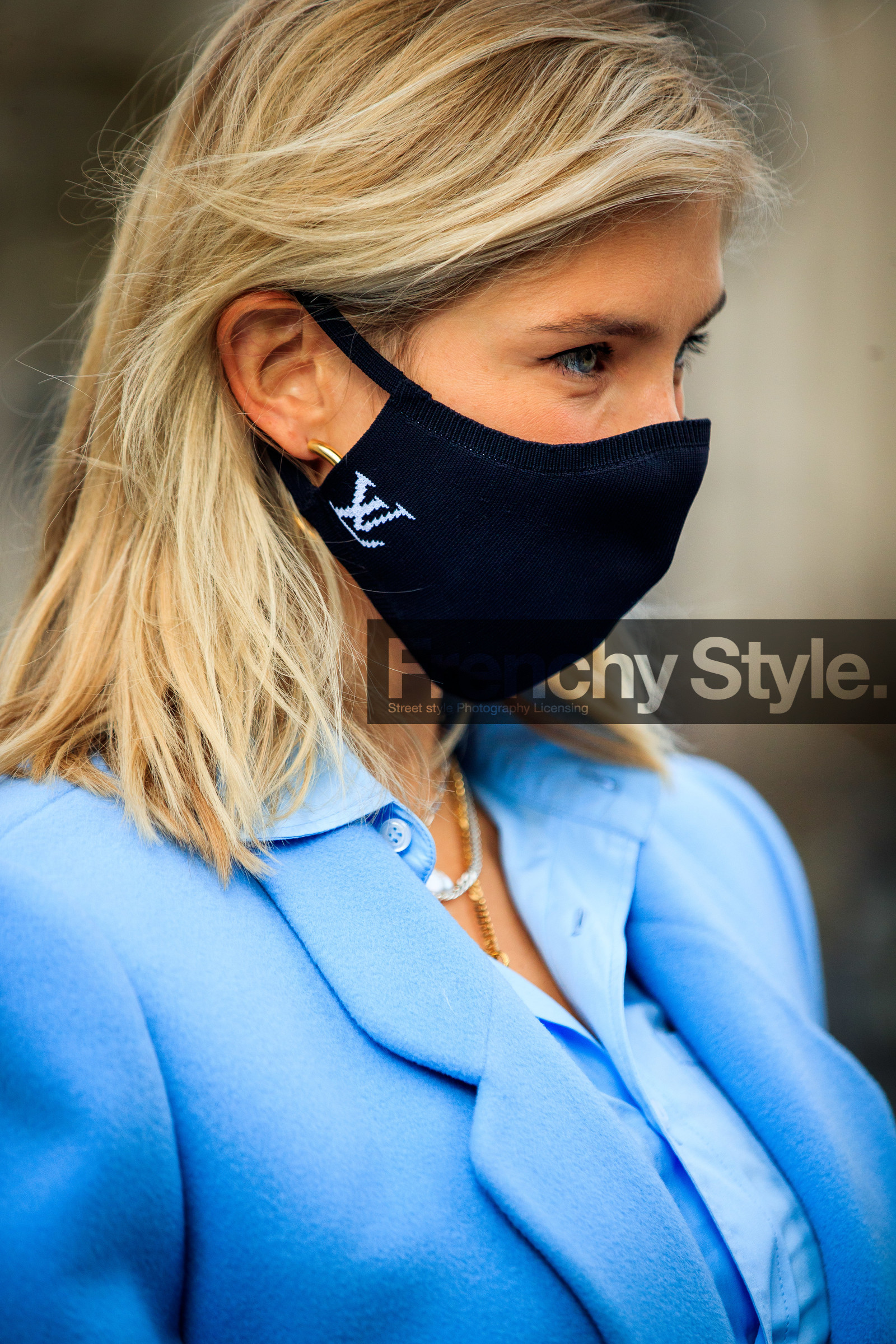 xenia adonts, light blue jacket, light blue shirt, close up detail, mask detail, covid face mask, monogramme, louis vuitton, fashion week, frenchystyle, FW, jonathan paciullo, street style, PFW, PARIS, SPRING SUMMER 2021, SS 21, vertical, atmosphere details, detail