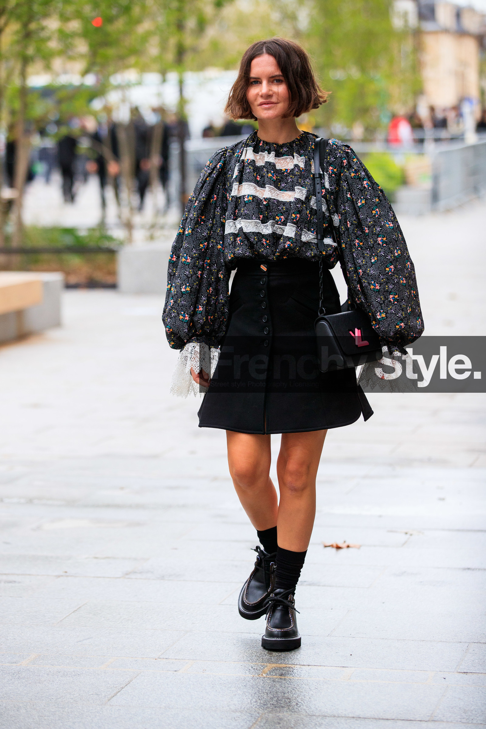 marta cygan, black blouse, black socks, black skirt, button skirt, floral printed blouse, lace blouse, balloon sleeves, oversize sleeves, black leather derbies, striped blouse, louis vuitton blouse, louis vuitton skirt, louis vuitton shoes, louis vuitton total look, PARIS, PFW, fashion week, frenchystyle, FW, jonathan paciullo, street style, SPRING SUMMER 2021, SS 21, vertical, full length