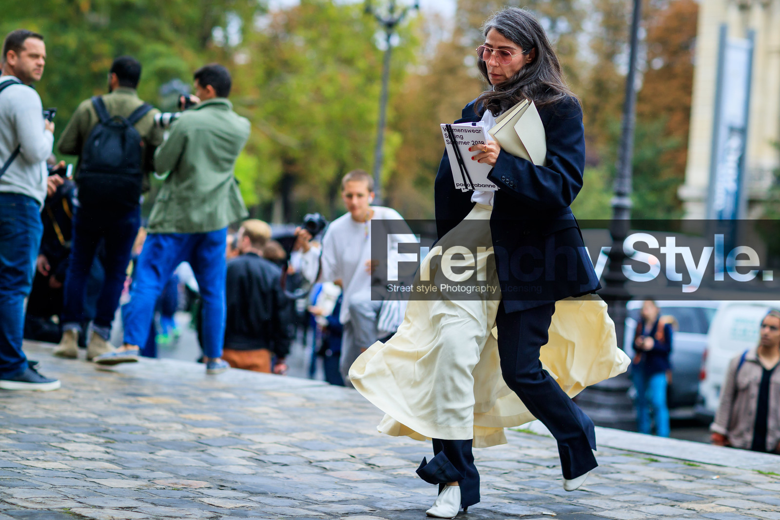 atmosphere details, black jacket, black pants, blazer, céline, fashion week, frenchystyle, full length, FW, high heels, horizontal, jonathan paciullo, leather bag, leather shoes, paco rabanne, PARIS, PFW, SPRING SUMMER 2018, SS 18, street style, sunglasses, trousers, white bag, white shoes, white skirt, Véronique Tristram