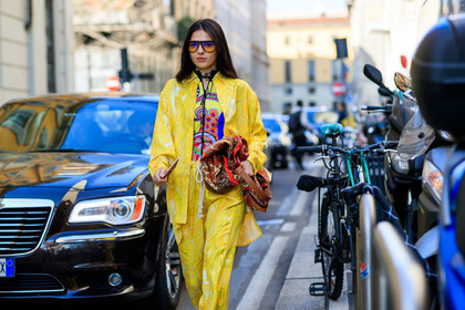 doina ciobanu, etro, graphic bag, graphic jacket, graphic pants, graphic top, leather bag, multicolor bag, printed bag, printed jacket, printed pants, printed top, sunglasses, trousers, yellow jacket, yellow pants, yellow top, MILAN, MFW, fashion week, frenchystyle, FW, jonathan paciullo, street style, AUTUMN WINTER 2019-2020, AW 19-20, FALL WINTER 2019-2020, FW 19-20, atmosphere details, detail, horizontal