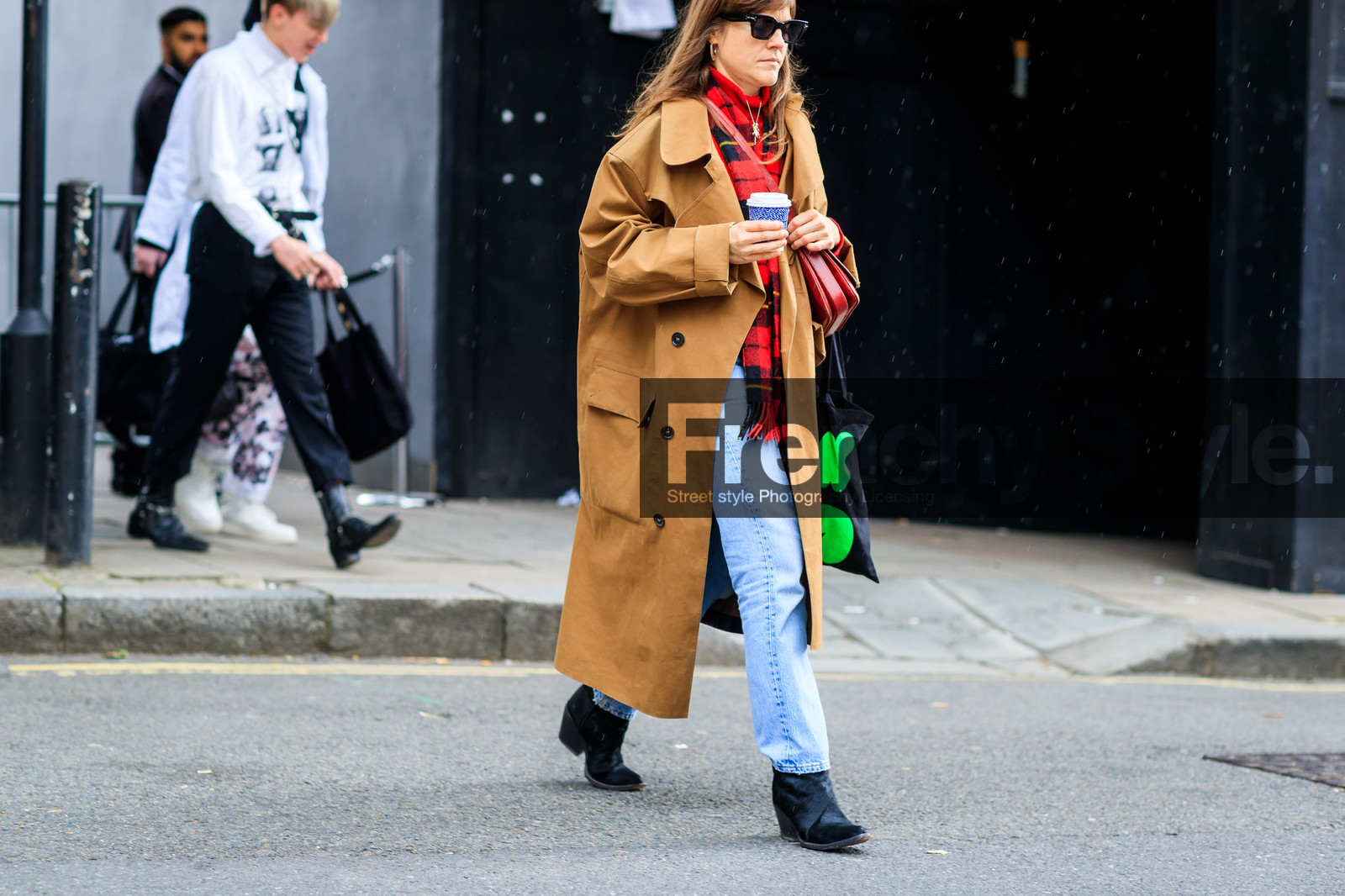 atmosphere details, black shoes, blue denim, brown coat, denim pants, detail, fashion week, frenchystyle, FW, high heels, horizontal, jeans, jonathan paciullo, leather bag, leather shoes, LFW, LONDON, printed scarf, red scarf, SPRING SUMMER 2018, SS 18, street style, tartan, tote bag, trousers