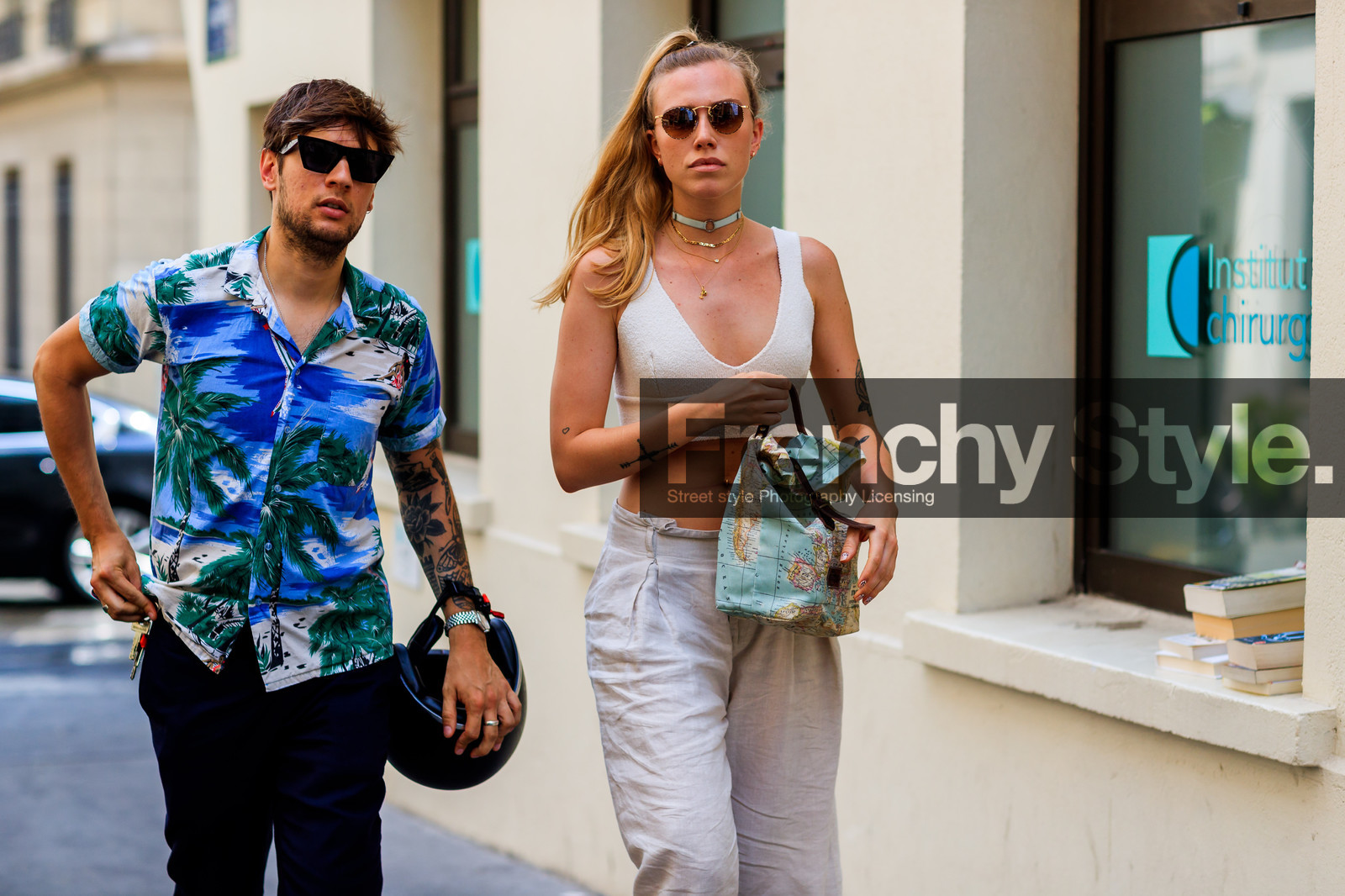 atmosphere details, beige bag, beige pants, blue shirt, bra, choker, crop top, detail, fashion week, frenchystyle, FW, hawaiian shirt, horizontal, jonathan paciullo, leather bag, MENSWEAR, necklace, PARIS, PFW, printed bag, printed shirt, SPRING SUMMER 2018, SS 18, street style, sunglasses, tattoos, trousers