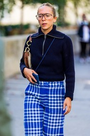 aviator, bag, blue jumper, blue pants, blue sneakers, camel bag, check, checked pants, color, dior bag, glasses, jumper, knit, knitwear, marine blue jumper, pants, print, printed pants, sneakers, zipped knit, electric blue, fashion week, frenchystyle, FW, jonathan paciullo, street style, PFW, PARIS, SPRING SUMMER 2022, SS 22, vertical, atmosphere details