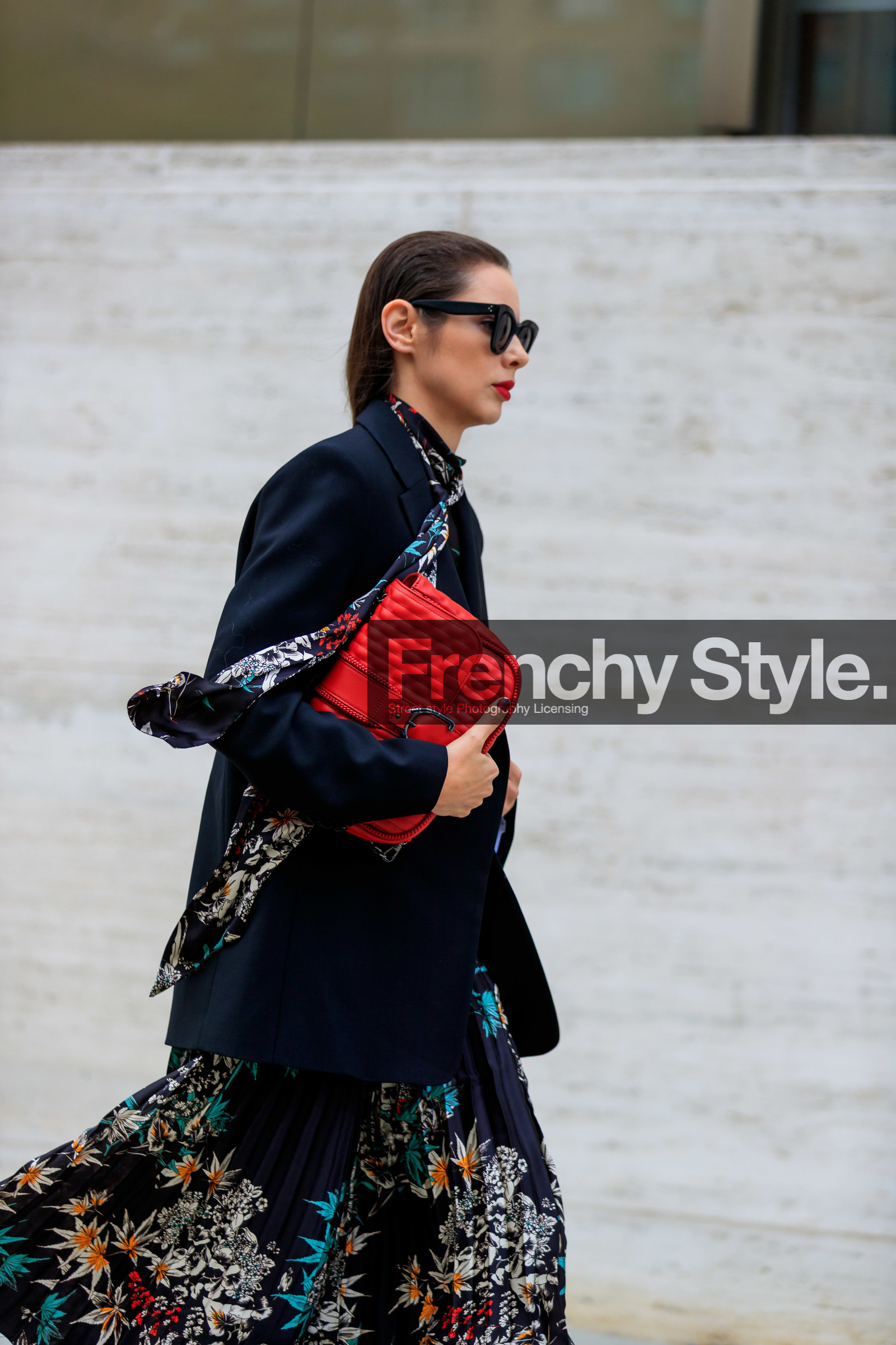 black dress, black jacket, blazer, floral, flowers, graphic dress, graphic skirt, leather bag, leather shoes, longchamp, pleats, printed dress, printed skirt, red bag, red lips, sunglasses, street style, jonathan paciullo, FW, frenchystyle, fashion week, NEW YORK, NYFW, SPRING SUMMER 2020, SS 20, vertical, detail, atmosphere details