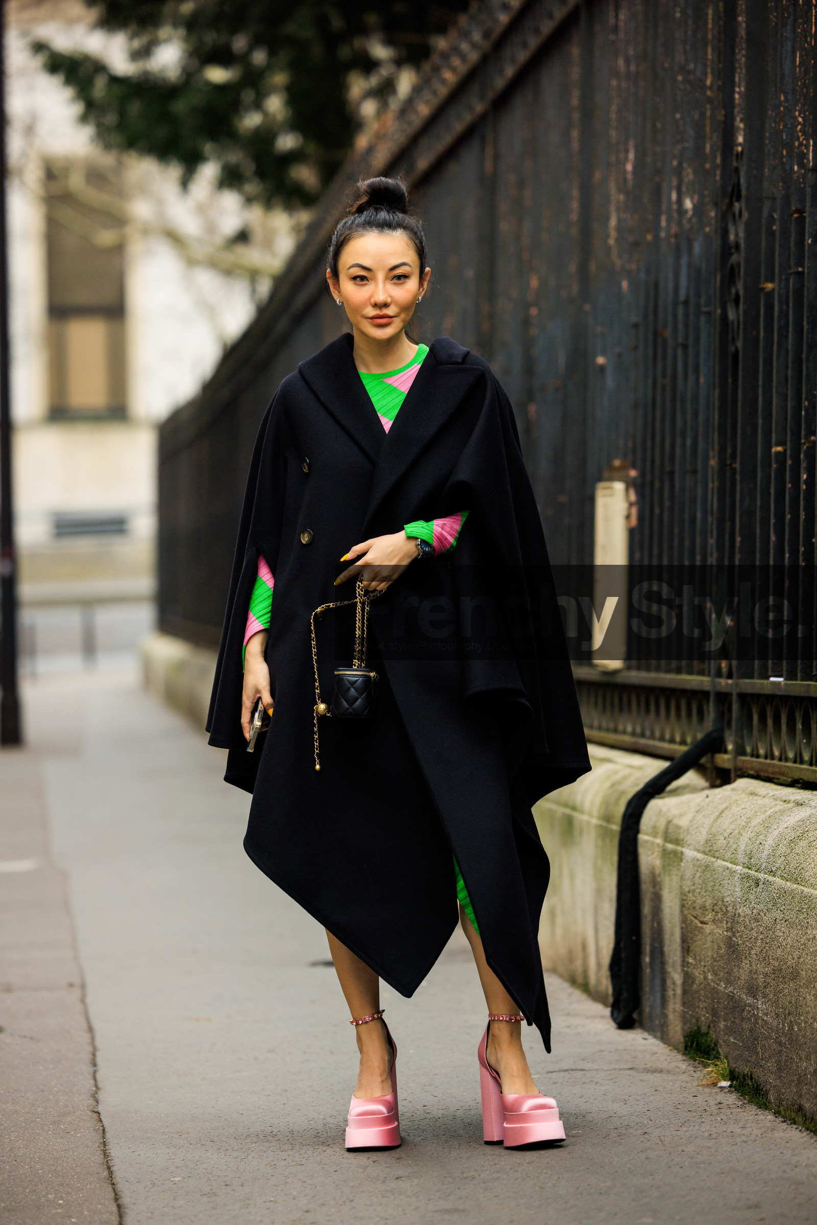 black coat, assymetric coat, stripes top, pink top, green top, satin heels, pink heels, platform heels, chanel mini bag, leather bag, mini chanel, hair bow, street style, jonathan paciullo, FW, frenchystyle, fashion week, AUTUMN WINTER 2022-2023, FALL WINTER 2022_2023, FW 22-23, PFW, PARIS, full length, vertical