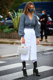 grey cardigan, white skirt, white tights, mid long skirt, button skirt, quilted skirt, drape cardigan, kaki boots, woolen boots, high heels boots, openwork bag, peekaboo bag, fendi bag, fendi boots, mini bag, hand bag, white leather bag, plaited bag, covid face mask, fashion week, frenchystyle, FW, jonathan paciullo, street style, PFW, PARIS, SPRING SUMMER 2021, SS 21, vertical, full length