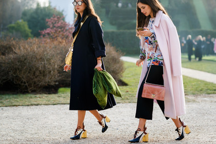 black coat, black pants, christian dior, gold bag, golden heel, graphic shoes, high heels, leather bag, leather shoes, overcoat, pink bag, pink coat, printed shirt, shiny bag, sunglasses, fashion week, frenchystyle, FW, jonathan paciullo, street style, PFW, PARIS, SPRING SUMMER 2017, SS 17, HAUTE COUTURE, atmosphere details, detail, horizontal