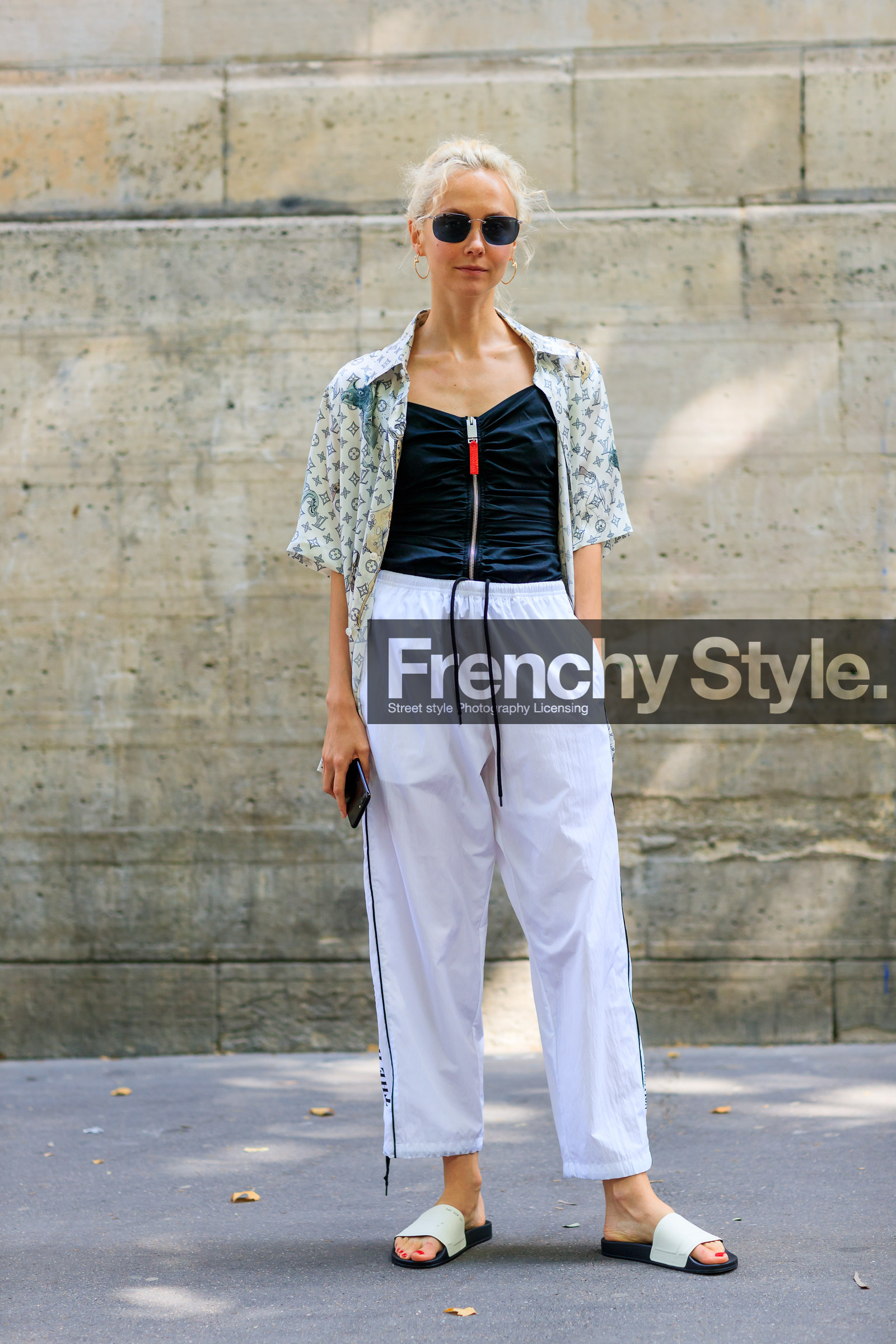 black top, fashion week, frenchystyle, full length, FW, graphic shirt, jonathan paciullo, leather shoes, louis vuitton, MENSWEAR, monogram, olga karput, PARIS, PFW, printed shirt, SPRING SUMMER 2018, SS 18, street style, sunglasses, sweatpants, trousers, vertical, white pants, white sandals, white shirt