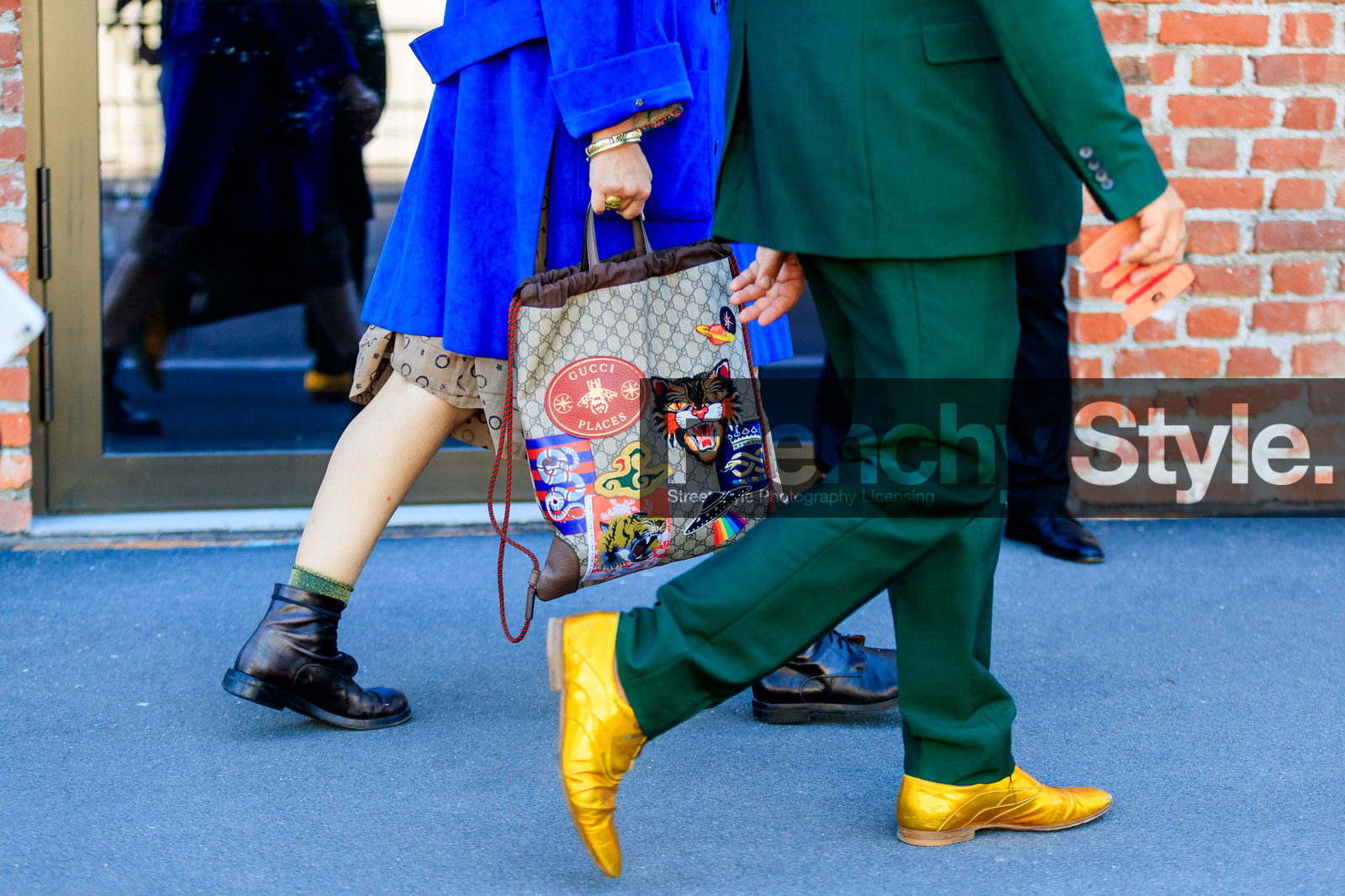 animal print, atmosphere details, blazer, blue coat, detail, fashion week, floral, flowers, frenchystyle, FW, graphic bag, graphic jacket, green jacket, green pants, gucci, horizontal, jonathan paciullo, leather bag, leather shoes, MFW, MILAN, printed bag, printed jacket, SPRING SUMMER 2018, SS 18, street style, trousers, yellow shoes