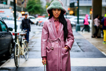 aleali may, fur hat, green fur, green hat, leather coat, pink coat, pink shirt, street style, jonathan paciullo, FW, frenchystyle, fashion week, NYFW, NEW YORK, SPRING SUMMER 2019, SS 19, atmosphere details, horizontal, detail