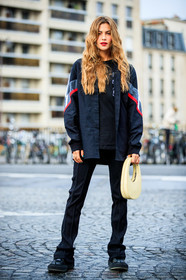 clara berry, black shirt, black jacket, black t-shirt, striped shirt, striped jacket, red lipstick, black pants, flare pants, black leather derbies, big sole shoes, big sole derbies, grey shirt, red shirt, white leather bag, box bag, coperni bag, round shape bag, fashion week, frenchystyle, FW, jonathan paciullo, street style, PFW, PARIS, SPRING SUMMER 2021, SS 21, vertical, full length