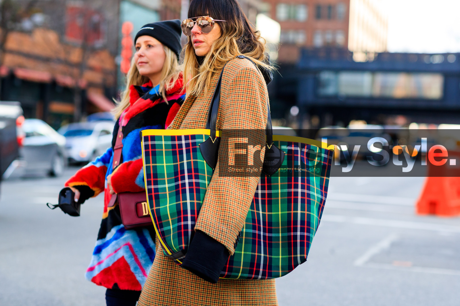 black sweater, brown coat, checked, checked bag, graphic bag, graphic jacket, green bag, hoodie, houndstooth pattern, leather bag, plaid, printed bag, printed jacket, tartan, street style, jonathan paciullo, FW, frenchystyle, fashion week, NYFW, NEW YORK, AUTUMN WINTER 2018-2019, AW 18-19, FALL WINTER 2018-2019, FW 18-19, atmosphere details, horizontal, detail