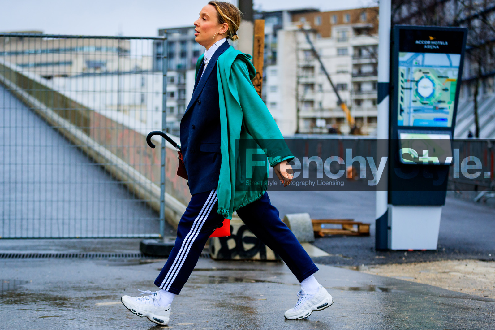 adidas, atmosphere details, AUTUMN WINTER 2017-2018, AW 17-18, blazer, FALL WINTER 2017-2018, fashion week, frenchystyle, full length, FW, FW 17-18, green jacket, horizontal, jonathan paciullo, leather shoes, navy jacket, navy pants, nike, PARIS, PFW, street style, stripes, sweatpants, trousers, white sneakers