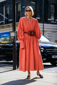 chloe bag, red leather bag, belt bag, salmon dress, pleated dress, balloon sleeves, long sleeves dress, black sunglasses, butterfly sunglasses, drape dress, oversize sleeves, animal fur printed shoes, geometrical heel, fashion week, frenchystyle, FW, jonathan paciullo, street style, vertical, full length