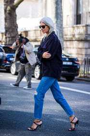black sandals, black shirt, black sunglasses, blue denim, blue jean, denim, grey hair, jean, rayban, ripped denim, ripped jeans, sandals, Sarah Harris, shirt, sunglasses, fashion week, frenchystyle, FW, jonathan paciullo, street style, PFW, PARIS, SPRING SUMMER 2022, SS 22, vertical, full length