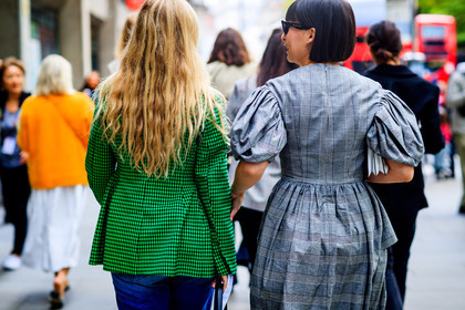 atmosphere details, blazer, checked dress, checked jacket, clara cornet, detail, fashion week, frenchystyle, FW, graphic dress, graphic jacket, green jacket, grey dress, horizontal, houndstooth pattern, jonathan paciullo, kate foley, LFW, LONDON, plaid, printed jacket, SPRING SUMMER 2018, SS 18, street style