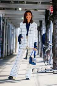 blue bag, blue shirt, checked, checked jacket, checked pants, checked suit, graphic bag, graphic jacket, graphic pants, graphic suit, high heels, leather bag, leather shoes, plaid, printed bag, printed jacket, printed pants, printed suit, tartan, trousers, white jacket, white pants, white suit, street style, jonathan paciullo, FW, frenchystyle, fashion week, NYFW, NEW YORK, AUTUMN WINTER 2018-2019, AW 18-19, FALL WINTER 2018-2019, FW 18-19, vertical, full length, sarah ellen