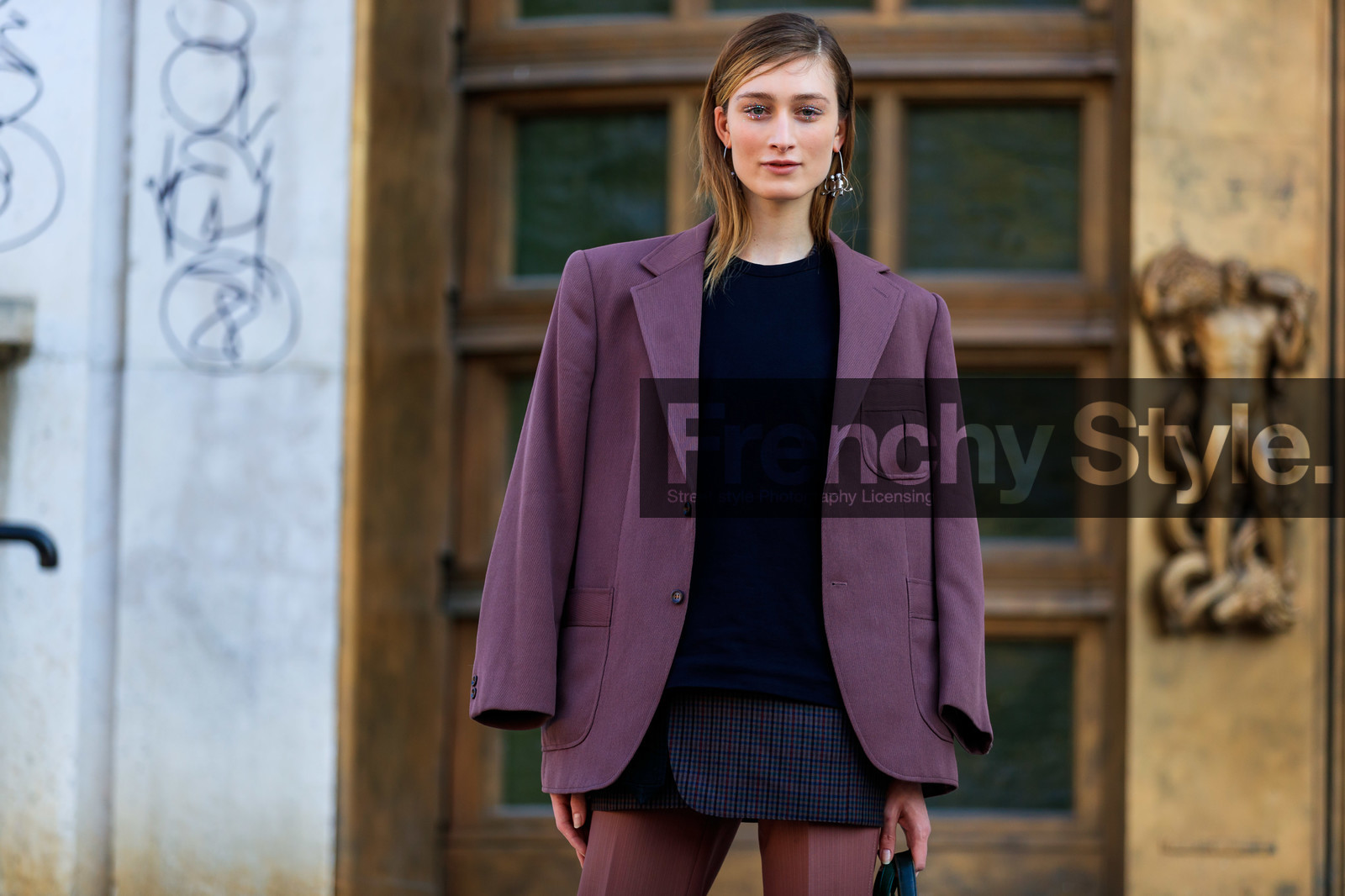 black sweater, blazer, earrings, model, over the shoulder, purple jacket, trousers, PARIS, PFW, street style, jonathan paciullo, FW, frenchystyle, fashion week, AUTUMN WINTER 2019-2020, AW 19-20, FALL WINTER 2019-2020, FW 19-20, horizontal, atmosphere details, detail