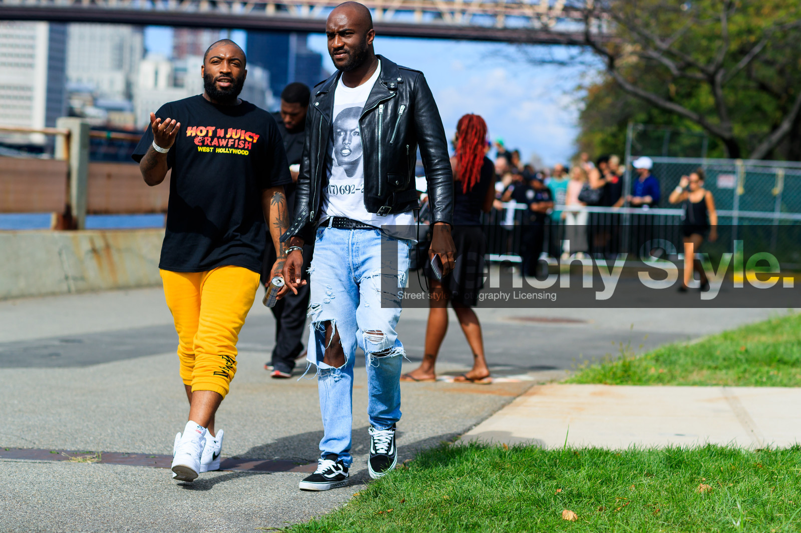 atmosphere details, black belt, black jacket, black perfecto, black sneakers, black t shirt, blue denim, denim pants, fashion week, frenchystyle, full length, FW, horizontal, jeans, jonathan paciullo, leather jacket, leather perfecto, NEW YORK, nike, NYFW, printed t shirt, ripped pants, SPRING SUMMER 2017, SS 17, street style, sweatpants, trousers, vans, virgil abloh, white sneakers, white t shirt, yellow pants