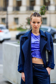 crop top, graphic jacket, message, model, navy coat, navy pants, printed jacket, printed t shirt, purple t shirt, striped coat, striped pants, tie & die, trench coat, trousers, PARIS, PFW, street style, jonathan paciullo, FW, frenchystyle, fashion week, AUTUMN WINTER 2019-2020, AW 19-20, FALL WINTER 2019-2020, FW 19-20, vertical, atmosphere details, detail