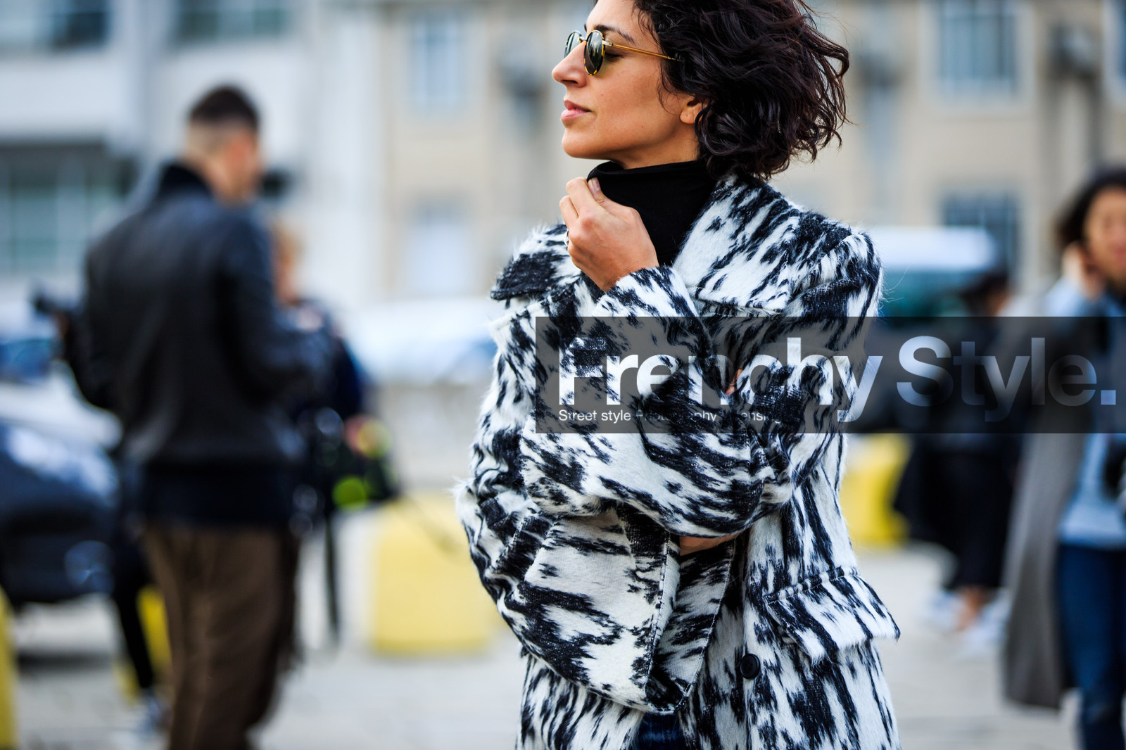 atmosphere details, AUTUMN WINTER 2016-2017, AW 16-17, black, black and white, detail, FALL WINTER 2016-2017, fashion week, frenchystyle, FW, FW 16-17, horizontal, jonathan paciullo, LFW, LONDON, MENSWEAR, printed coat, street style, sunglasses, yasmine sewell