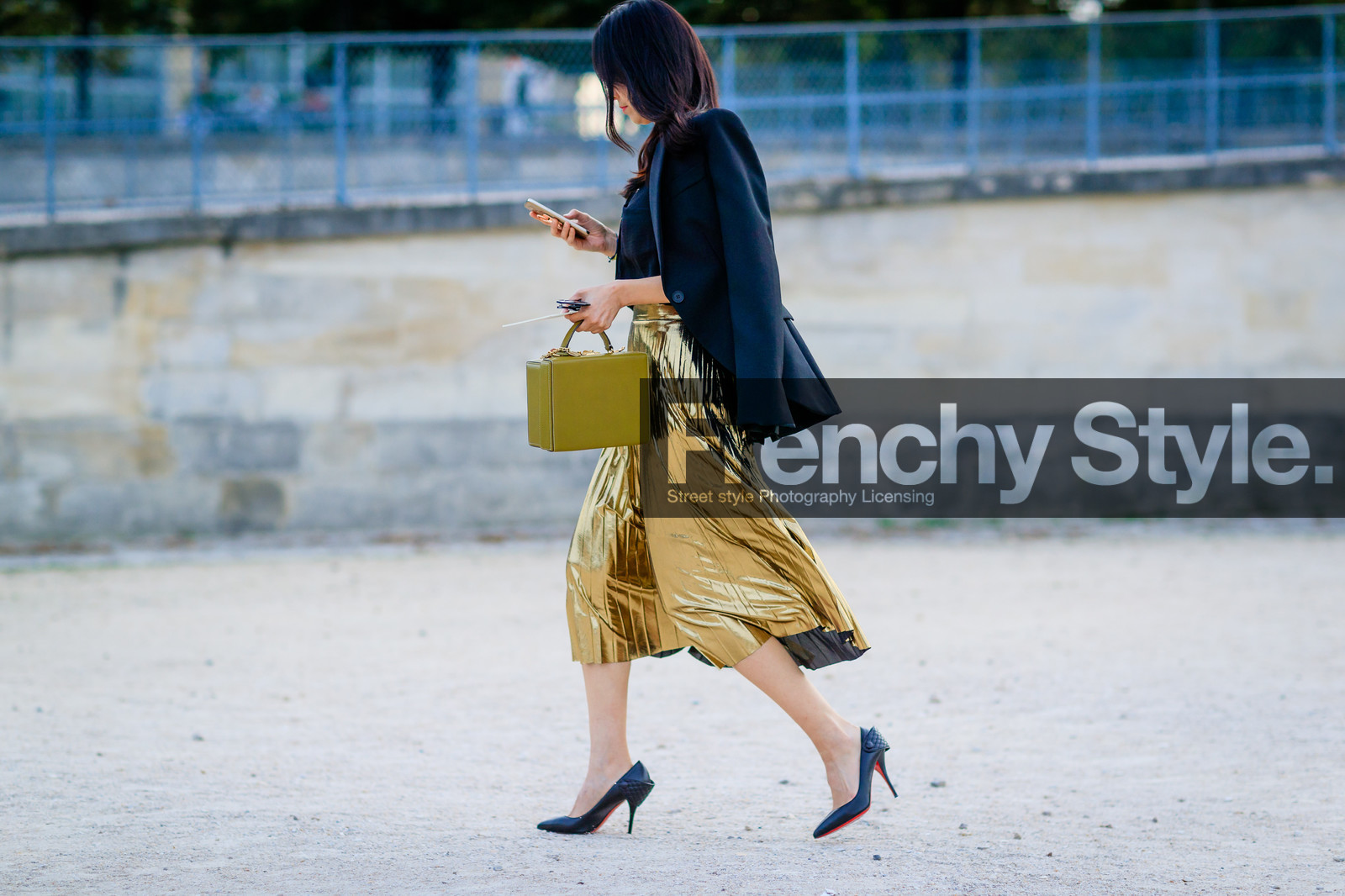 atmosphere details, black jacket, black shoes, blazer, christian louboutin, fashion week, frenchystyle, full length, FW, golden skirt, green bag, high heels, horizontal, jonathan paciullo, leather bag, leather shoes, metallic skirt, over the shoulder, PARIS, PFW, shiny skirt, SPRING SUMMER 2017, SS 17, street style
