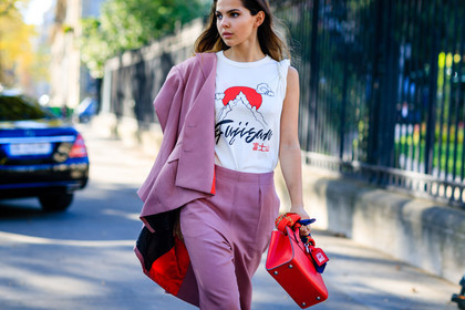 atmosphere details, blazer, detail, Doina Ciobanu, fashion week, frenchystyle, FW, horizontal, jonathan paciullo, leather bag, off the shoulder, PARIS, PFW, pink jacket, pink pants, printed t shirt, red bag, SPRING SUMMER 2017, SS 17, street style, trousers, white t shirt