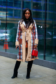 j wanderson trenchcoat, beige trench coat, checked trench coat, red trench coat, belted trench coat, raincoat, sheer jacket, red leather bag, prada bag, hand bag, plaid trenchcoat, black suede boots, high boots, fashion week, frenchystyle, FW, jonathan paciullo, street style, NYFW, NEW YORK, AUTUMN WINTER 2020-2021, FALL WINTER 2020-2021, FW 20-21, vertical, full length