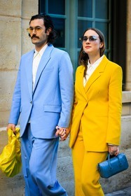 couple matching, blue suit, yellow suit, pilot sunglasses, moustache, dandy style, flared pants, yellow bag, blue mini handbag, young emperors, fashion week, frenchystyle, FW, jonathan paciullo, street style, AUTUMN WINTER 2022-2023, FALL WINTER 2022_2023, FW 22-23, PFW, PARIS, vertical, detail