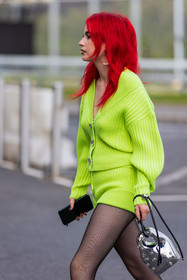 pouch, small bag, slingback, green, knits, Bags, Abby Roberts, knit, knitted short, knitwear, cardigan, loops, blazer, fashion week, frenchystyle, FW, jonathan paciullo, street style, SPRING SUMMER 2022, SS 22, LFW, LONDON, vertical, atmosphere details, detail