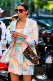 multicolor jacket, multicolor top, multicolor skirt, tie and dye jacket, tie and dye top, tie and dye skirt, fringe jacket, fringe top, fringe skirt, cropped top, multi necklace, multi rings, scale sunglasses, baguette bag, brown bag, monogrammed bag, fendi bag, golden earrings, golden rings, golden necklace, long necklace, long earring, dangling earrings, light pink jacket, light pink top, light pink skirt, light yellow jacket, light yellow top, light yellow skirt, green jacket, green top, green skirt, blue skirt, blue jacket, blue top, gabriella berdugo, fashion week, frenchystyle, FW, jonathan paciullo, street style, MFW, MILAN, SPRING SUMMER 2021, SS 21, vertical, detail