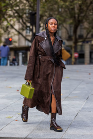 bag, boots, brown boots, brown coat, coat, green bag, Jessica Willis, leather bag, leather boots, leather coat, lime bag, long coat, suede coat, fashion week, frenchystyle, FW, jonathan paciullo, street style, PFW, PARIS, SPRING SUMMER 2022, SS 22, vertical, full length