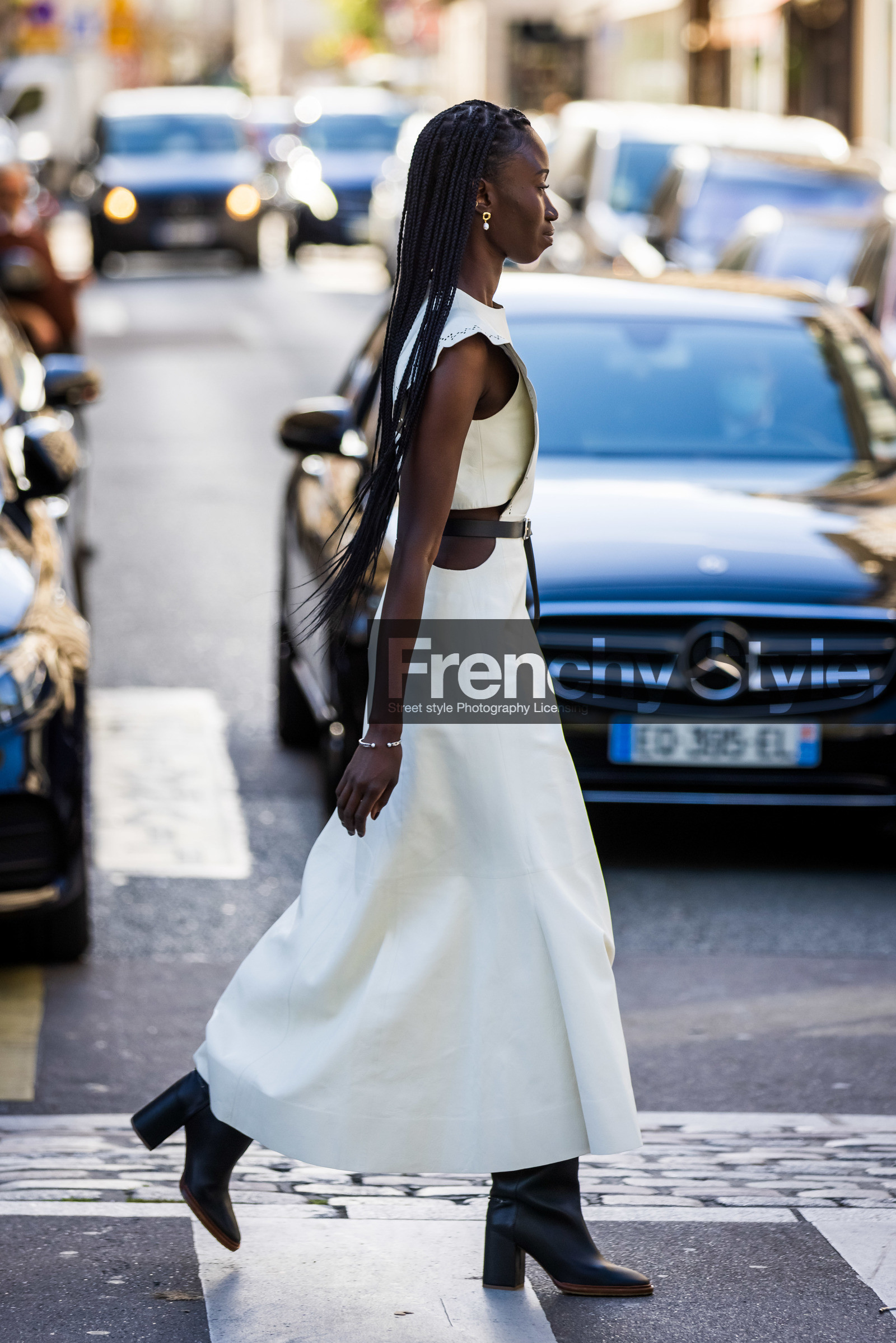 bag, belt, black bag, black belt, black boots, boots, dress, earrings, ecru dress, gold earrings, leather bag, leather boots, long dress, street style, jonathan paciullo, FW, frenchystyle, fashion week, PFW, PARIS, SPRING SUMMER 2022, SS 22, vertical, full length, model