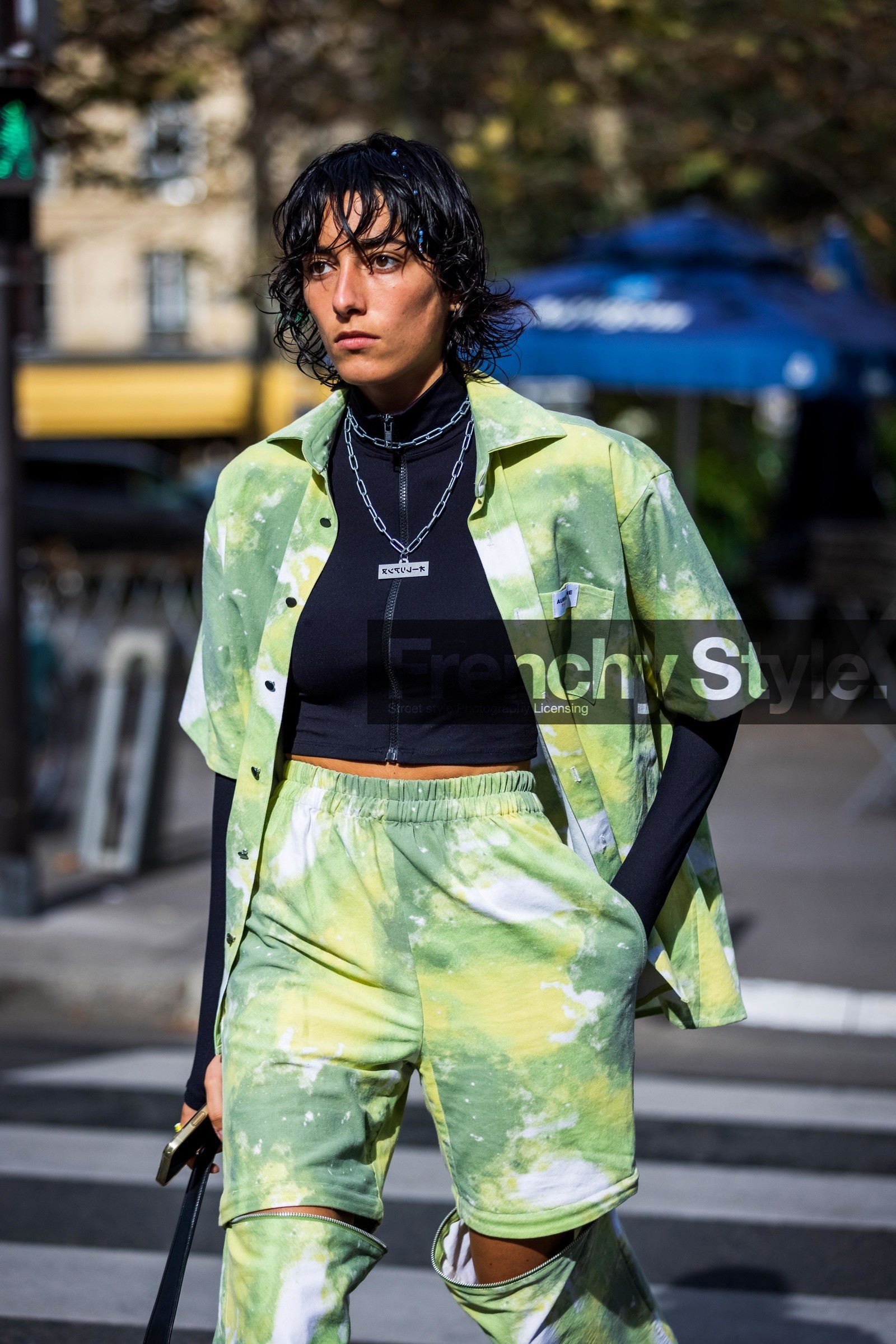 black top, green jogging, green shirt, green sweatpants, jogging, necklace, print, printed shirt, shirt, silver necklace, sweatpants, tie and dye, top, zipped top, street style, jonathan paciullo, FW, frenchystyle, fashion week, PFW, PARIS, SPRING SUMMER 2022, SS 22, vertical, atmosphere details