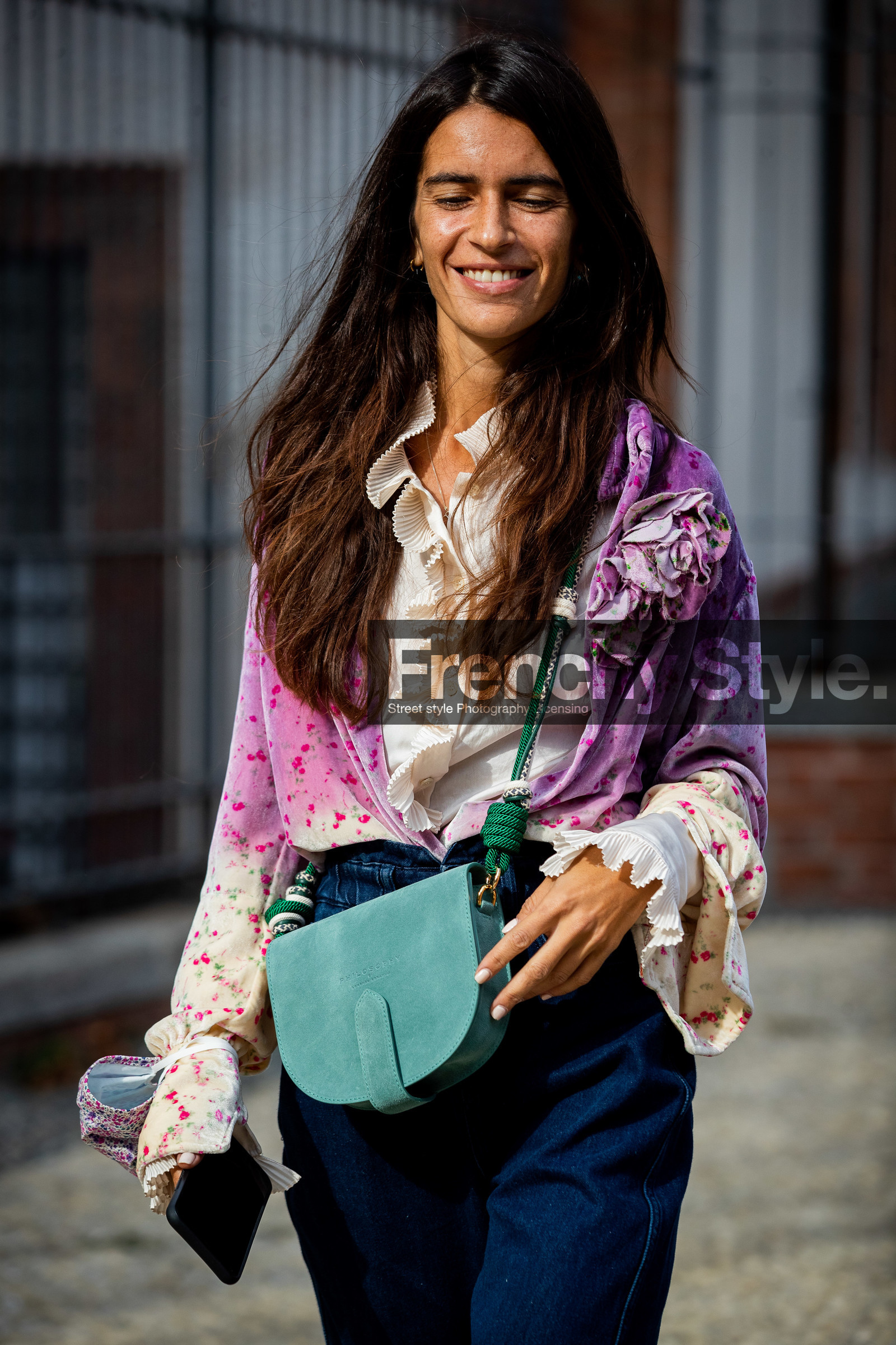 philosophy bag, velvet shirt, purple shirt, lilac shirt, floral printed shirt, suede bag, crossbody bag, green bag, rope strap bag, tie and dye shirt, blue jeans, denim, white shirt, ruffle shirt, pleated shirt, high waist jeans, green suede bag, philosophy shirt, silk shirt, chiara totire, street style, jonathan paciullo, FW, frenchystyle, fashion week, MFW, MILAN, SPRING SUMMER 2021, SS 21, vertical, detail