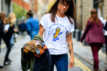 atmosphere details, blue denim, denim pants, detail, fashion week, frenchystyle, FW, horizontal, jeans, jonathan paciullo, LFW, LONDON, printed t shirt, SPRING SUMMER 2017, SS 17, street style, tattoos, trousers, white t shirt, woman