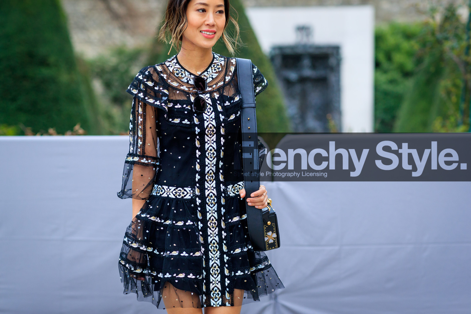 aimee song, atmosphere details, AUTUMN WINTER 2017-2018, AW 17-18, black bag, black dress, christian dior, detail, embroidered dress, embroideries, FALL WINTER 2017-2018, fashion week, frenchystyle, FW, FW 17-18, horizontal, jonathan paciullo, PARIS, PFW, sequined dress, street style